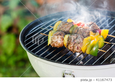 grilled meatballs with vegetables 41167473