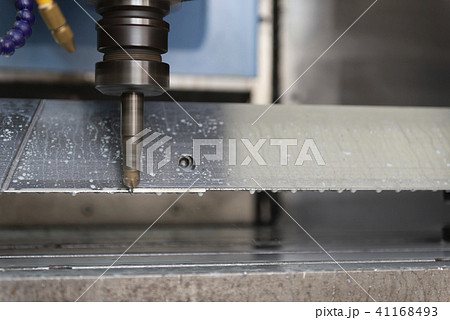 The CNC milling machine 41168493