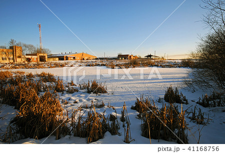 冬 の小屋 目 41168756