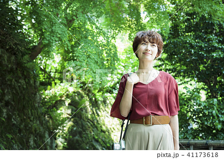 女性 旅行 鎌倉 ショートトリップ 散策 散歩 一人旅 女性 旅行 鎌倉 ショートトリップ 散策 散歩 一人旅 41173618