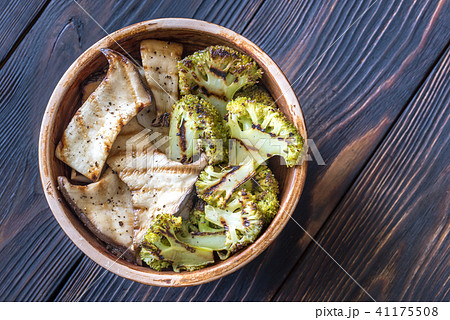 Grilled king oyster mushrooms with broccoli Grilled king oyster mushrooms with broccoli 41175508
