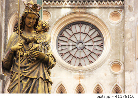 Regina Pacis Statue, St. Joseph's Cathedral, Hanoi 41176116