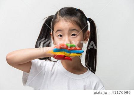手 子供 いたずら 41176996