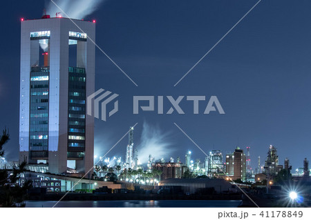 四日市港ポートビルと工場夜景 四日市港ポートビルと工場夜景 41178849