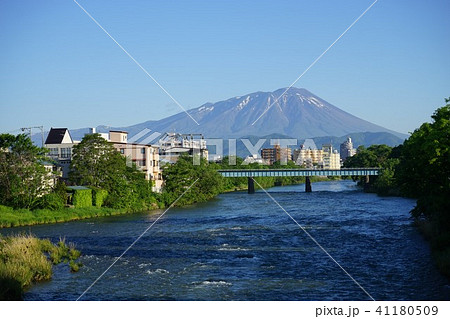城下町盛岡から見る岩手山 41180509