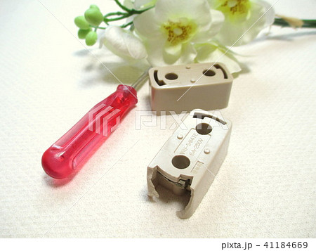 破損した角型引掛シーリングボディ 41184669