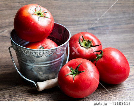 美味しい新鮮な完熟トマト 41185112