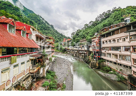 台湾観光・烏来温泉街 41187399