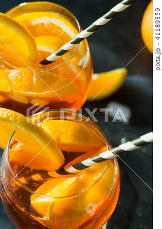Classic italian aperol spritz cocktail. Close up. 41189359