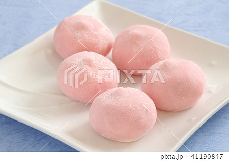 ピンクの饅頭　和菓子 41190847