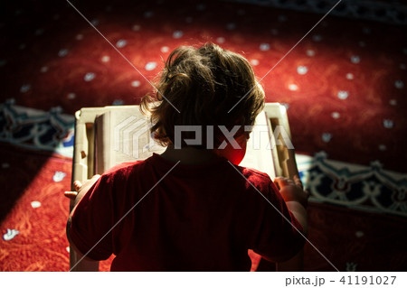 Boy in a mosque Boy in a mosque 41191027