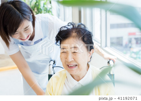 施設介護 41192071