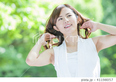 ビューティー 女性 美容 スキンケア ポートレート 新緑 ビューティー 女性 美容 スキンケア ポートレート 新緑 41198057
