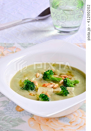 Broccoli Soup, Cremy Broccoli Soup, Stock Photo 41200202