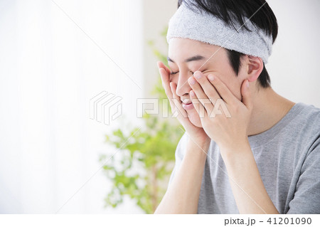 ビューティー　男性　スキンケア　ビューティ　若い男性　美容 41201090