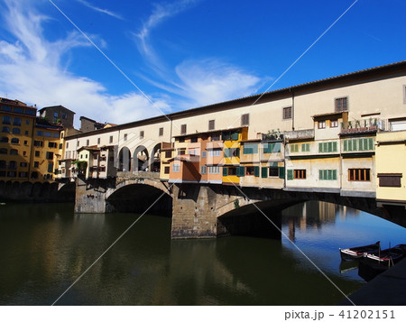 イタリア　フィレンツェ　アルノ川　ヴェッキオ橋　Ponte Vecchio 41202151