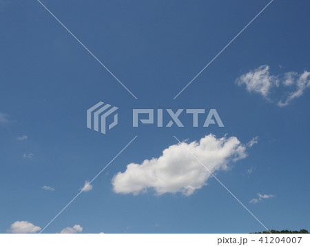 青空と白い雲 41204007