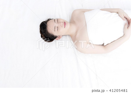 若い女性のエステイメージ 41205481