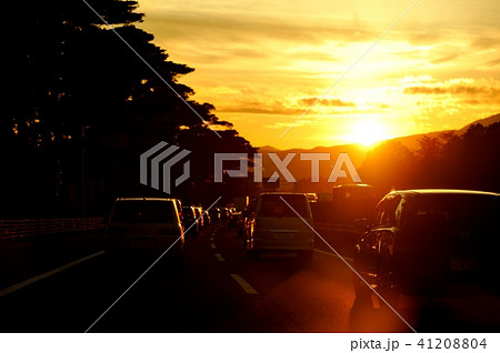 渋滞中の夕焼け 41208804