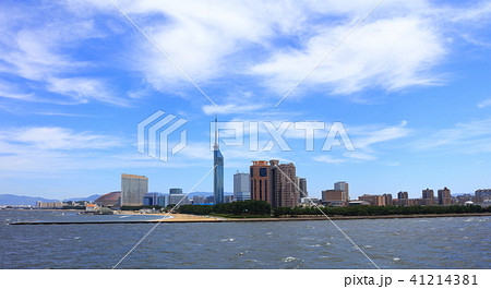 福岡市早良区、中央区を空撮　福岡の観光地_福岡タワー・ドーム・シーサイドももち 41214381