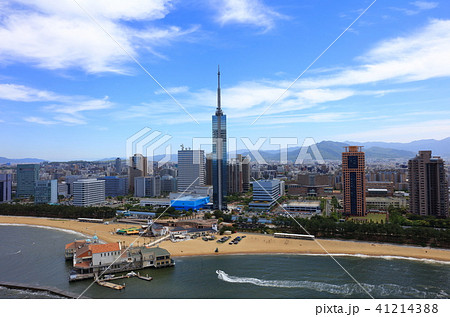 福岡市早良区、中央区を空撮　福岡の観光地_福岡タワー・ドーム・シーサイドももち 41214388
