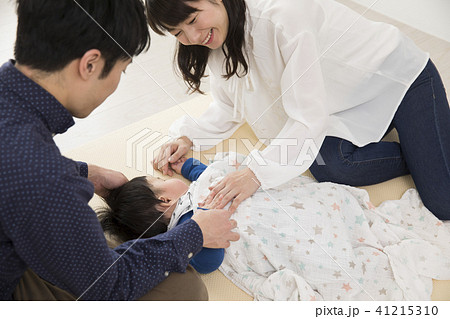 パパとお昼寝 41215310