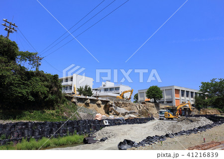 九州北部豪雨後の朝倉市_比良松中学校_災害から11ヶ月経過(2018年6月7日撮影) 九州北部豪雨後の朝倉市_比良松中学校_災害から11ヶ月経過(2018年6月7日撮影) 41216839
