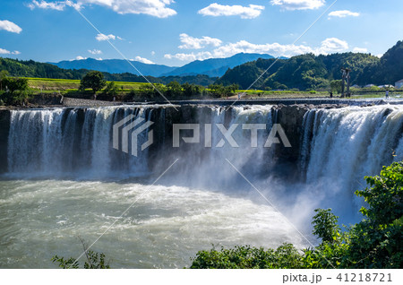 増水時の原尻の滝 41218721