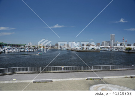 船橋港親水公園からの船橋港 41219358