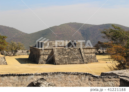 青空のソチカルコ遺跡　ケツァルコアトル神殿　世界遺産　メキシコ 41221188