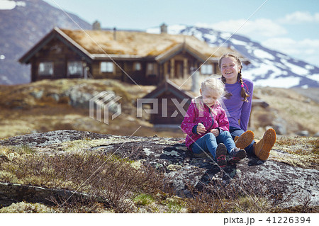girl hiker in Tyin 41226394
