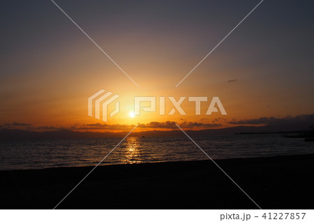 日没間近の夕焼け 41227857