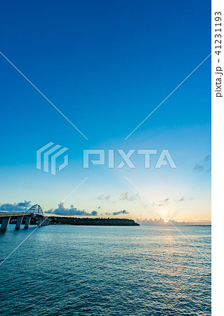 【沖縄県】夕暮れの瀬底島 41231193