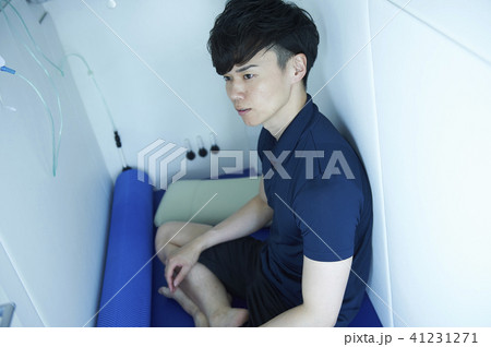 酸素カプセル　男性 41231271