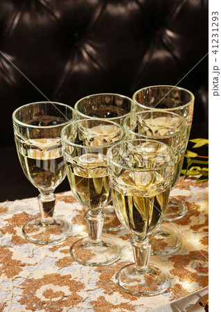 Drinks at the reception Drinks at the reception 41231293