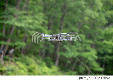 森の中のドローン 41231698