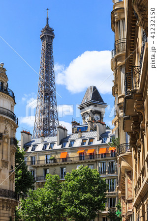 Paris rooftops against a backdrop of Eiffel Tower Paris rooftops against a backdrop of Eiffel Tower 41232150