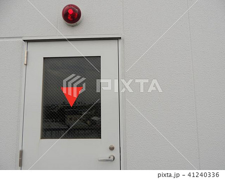 物流倉庫の非常扉 物流倉庫の非常扉 41240336