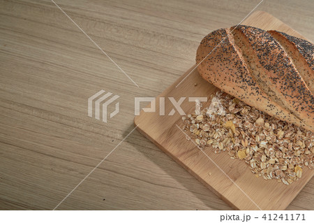 fresh bread and wheat 41241171