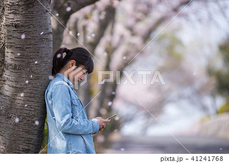 桜と少女 桜と少女 41241768