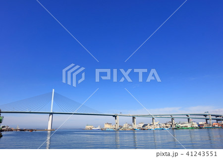 快晴の福岡市都市高速・荒津大橋 快晴の福岡市都市高速・荒津大橋 41243551
