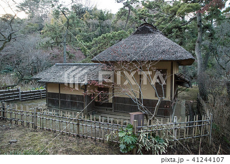 横浜市の南東部に位置する三渓園、古建築が移築され一度は訪れたい場所だ 横浜市の南東部に位置する三渓園、古建築が移築され一度は訪れたい場所だ 41244107