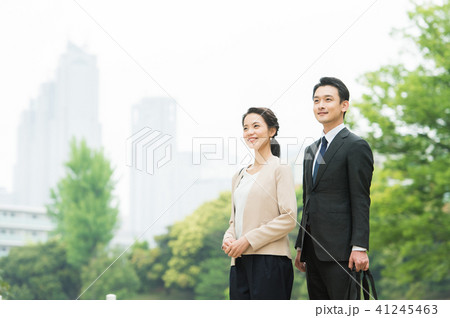 ビジネスマン　男女 41245463