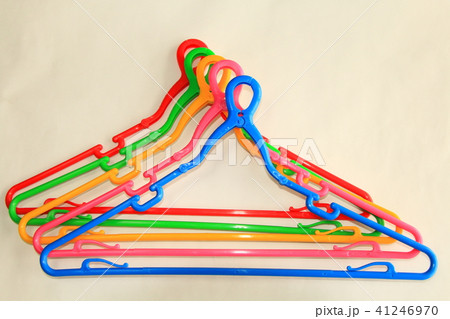 カラフルハンガーで楽しく カラフルハンガーで楽しく 41246970