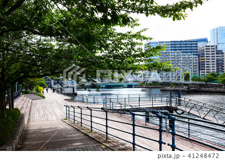 東京都 都市風景 天王洲の川沿いの風景１の写真素材