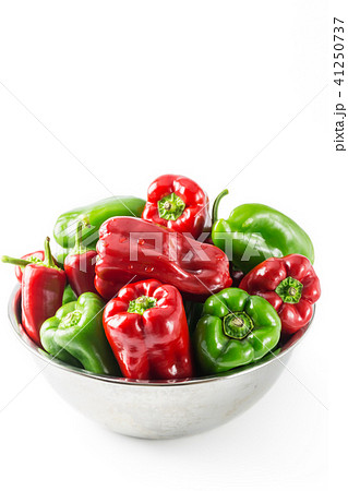 赤と緑ピーマン 41250737