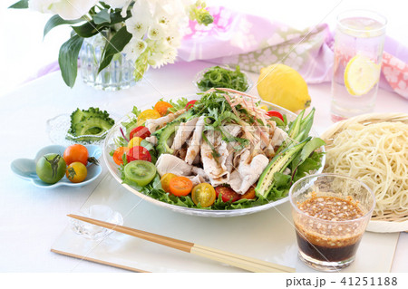 冷しゃぶサラダ 夏野菜 つけ麺 冷しゃぶサラダ 夏野菜 つけ麺 41251188