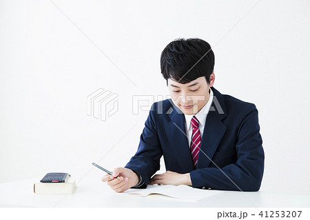 高校生 男性 男子 勉強 受験 教育 学習 高校生 男性 男子 勉強 受験 教育 学習 41253207
