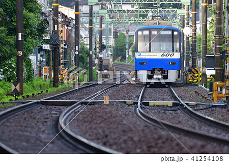 曇天時の京急ブルースカイトレインの写真素材 41254108 Pixta