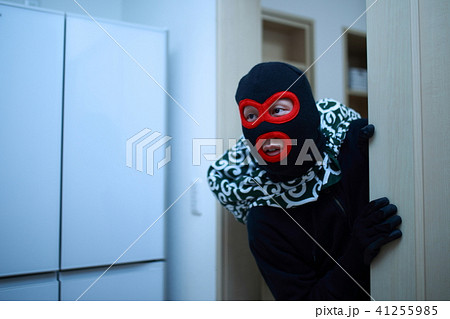 泥棒 (犯罪 違法 犯人 悪人 目出し帽 変装 容疑者 事件 犯罪者 警戒 不審者 唐草模様 人物) 41255985